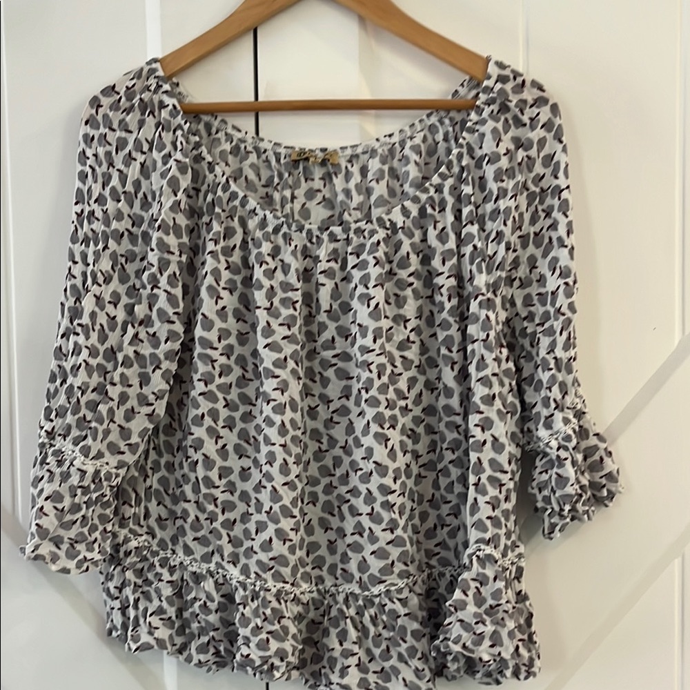 Democracy Gray Flutter Sleeve Blouse